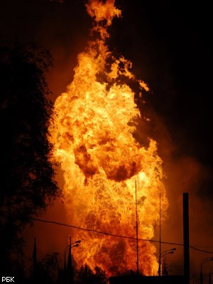 Мощный пожар в Москве: пламя поднялось на 200 метров