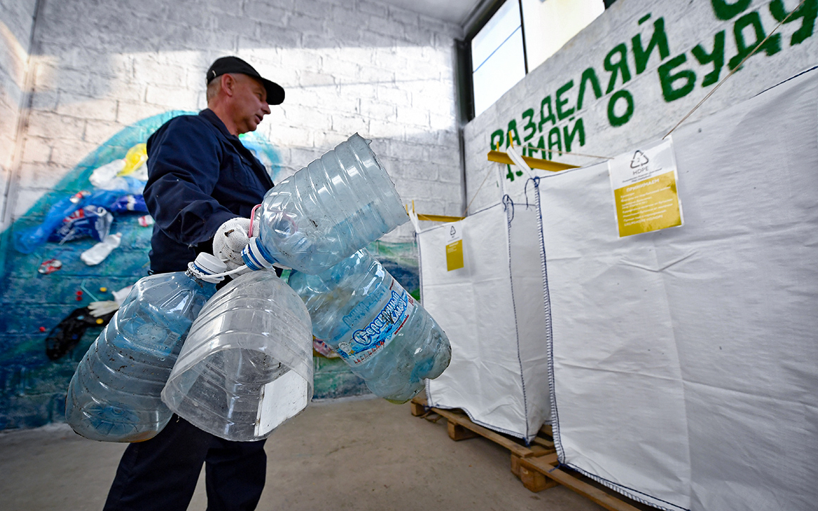 Минтранс предложил обменивать пластиковые бутылки на проездные в метро
