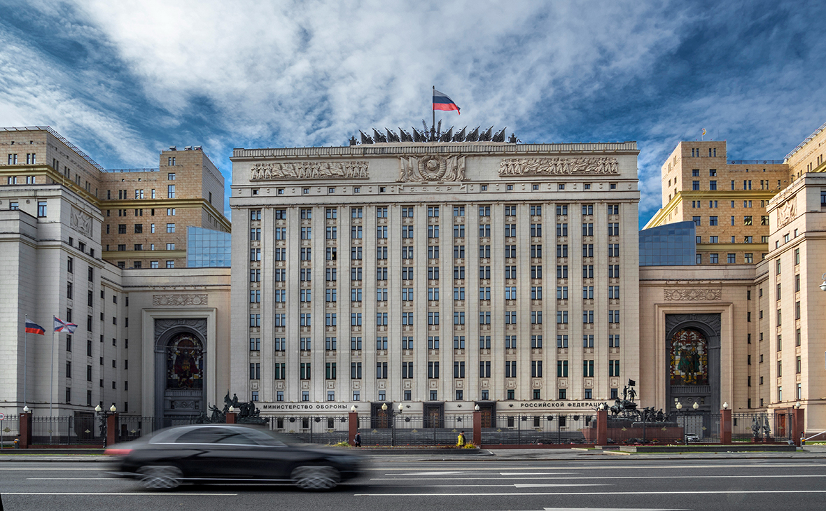 Вид на здание Минобороны РФ