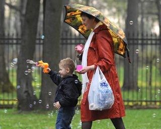 Весна в Северной столице завершилась пасмурно и прохладно