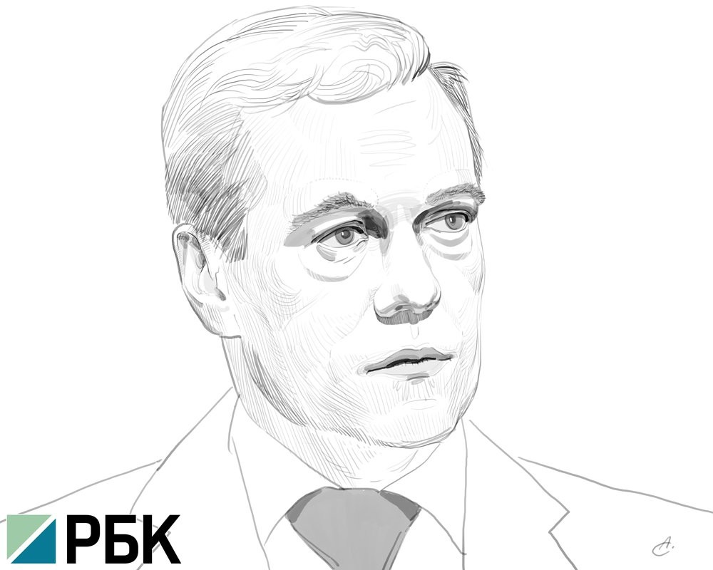 СМИ: Медведев присвоил Сердюкову звание Героя России