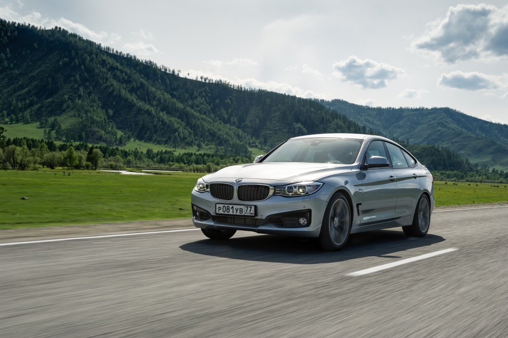 Птица-“тройка”: BMW 3 серии превратился в универсал с характером внедорожника