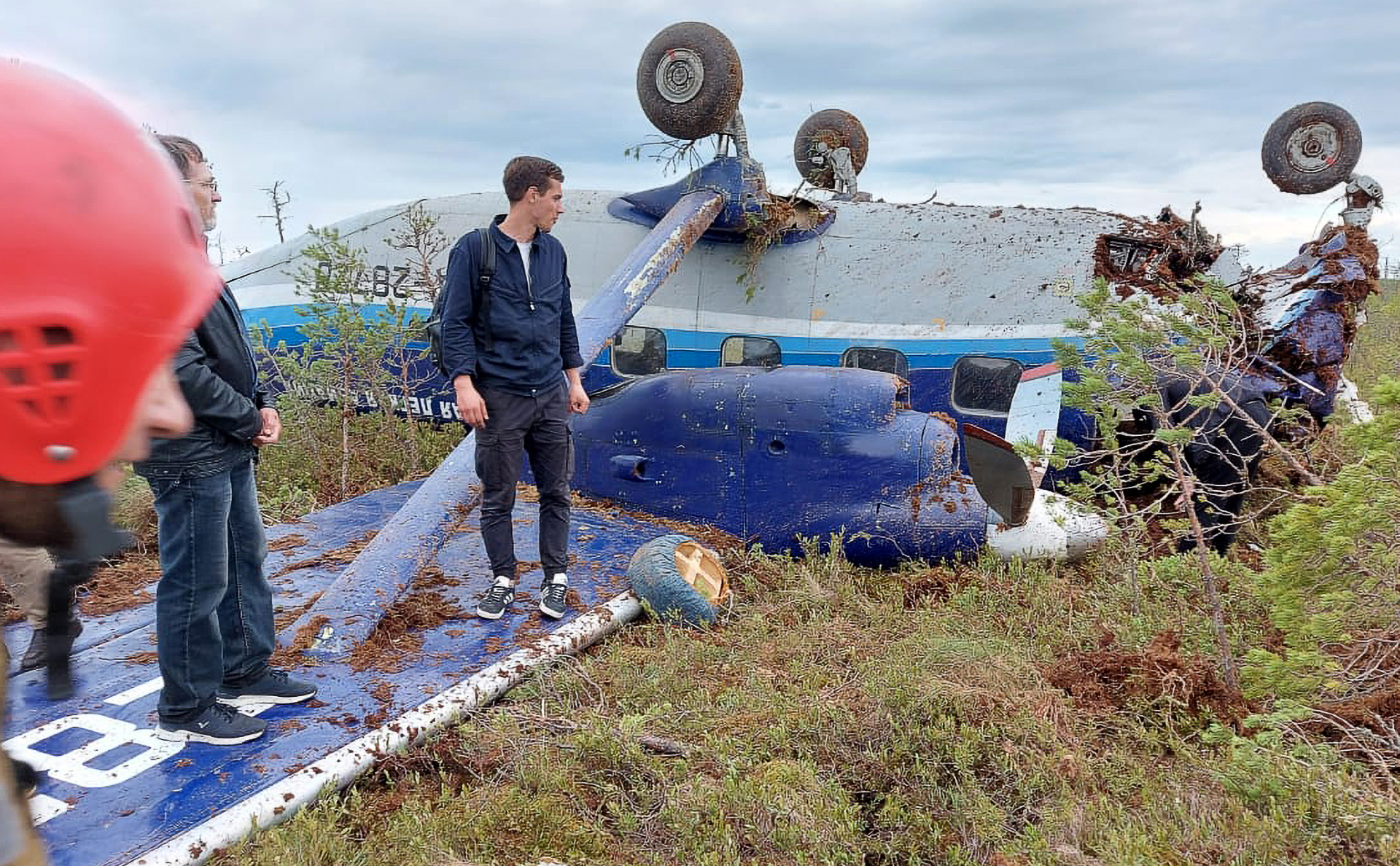 Пилот посадил самолет. Самолет АН 28. Авария АН-28 В Томской области. АН 28 Томск.