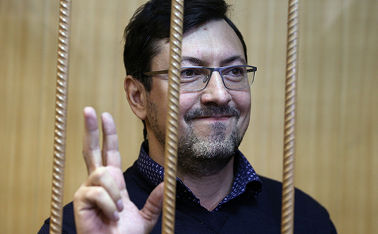 Александр Белов на рассмотрение ходатайства следствия о домашнем аресте. 17 октября 2014 г.