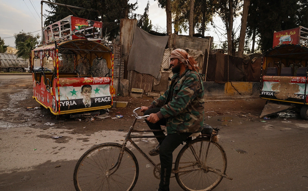 Zohra Bensemra / Reuters