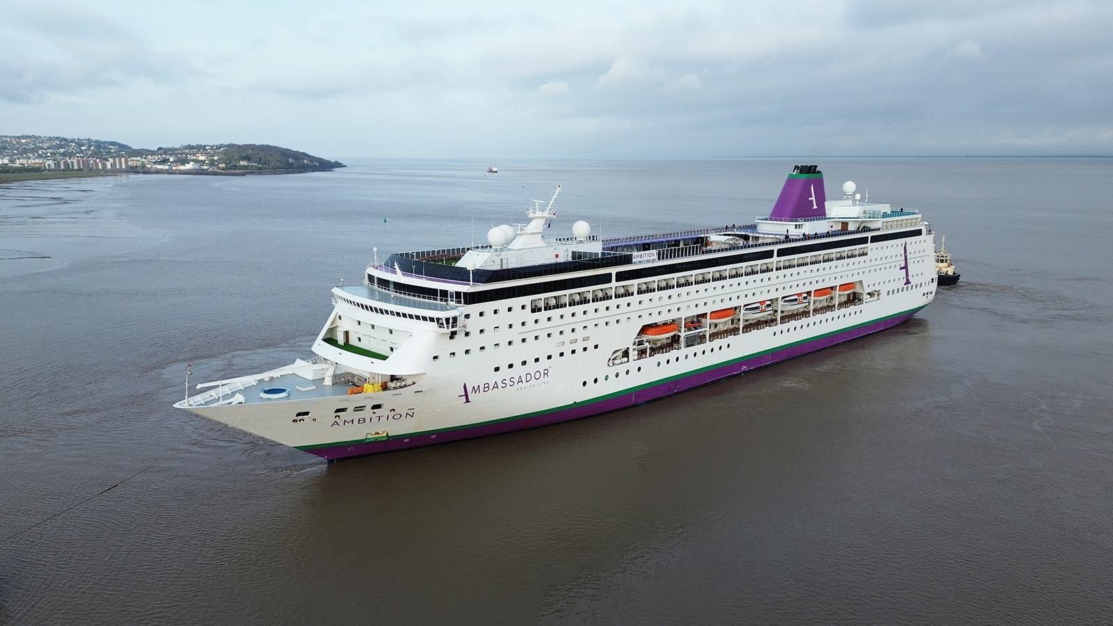 Судно Ambition компании Ambassador Cruise Line