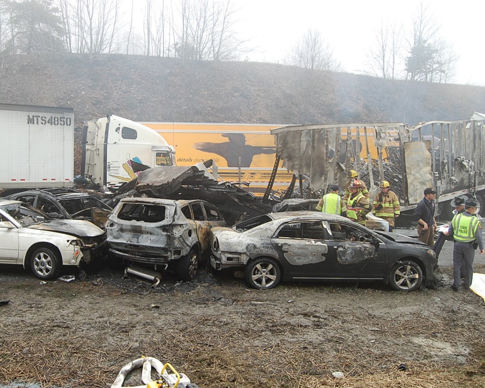 Крупная авария в США: столкнулись 75 машин