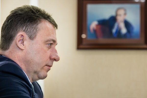 Полномочный представитель президента РФ в Уральском федеральном округе Игорь Холманских