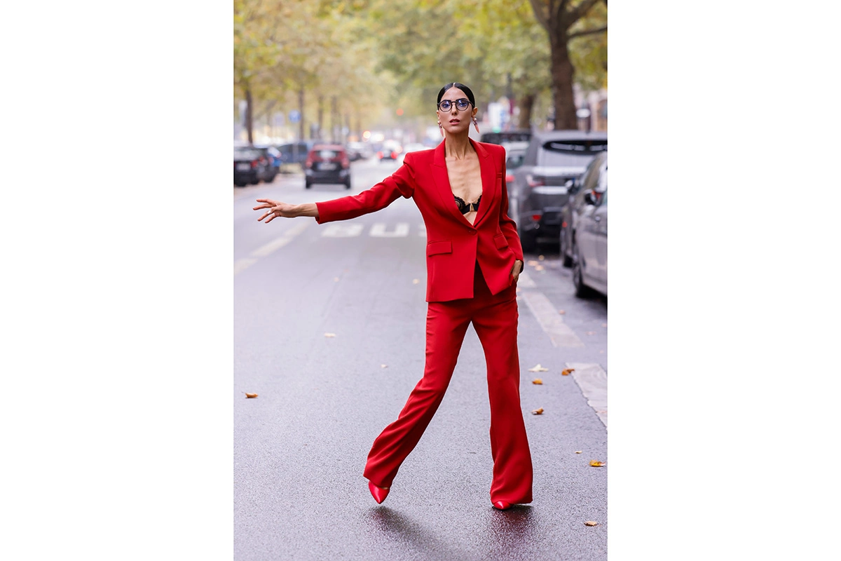 В моду вошли лак и шубы в пол: почему началась вторая жизнь «фам фаталь»