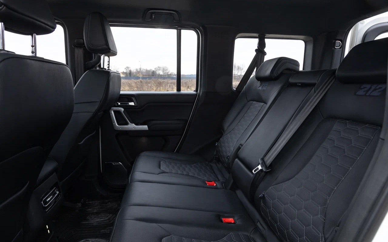 Регулировка по наклону задней спинки BAW 212 впечатляет. Можно ехать даже в полулежачем положении