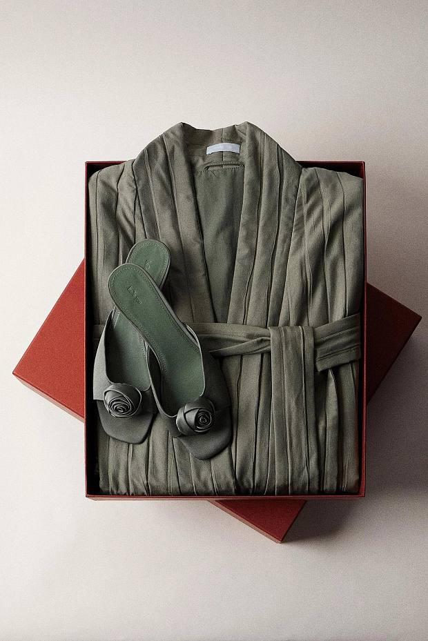 Мюли из коллекции New Year Express, belle you, 13 999 руб. (belleyou.ru)