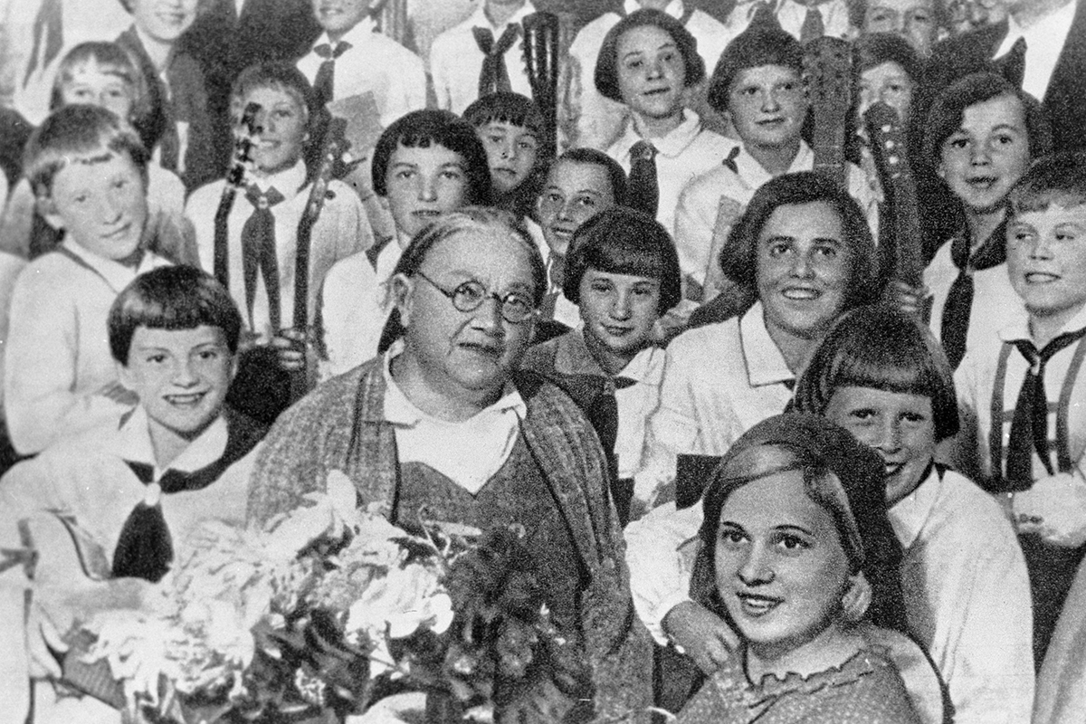 Считается, что именно революционерка и жена Ленина Надежда Крупская стояла у истоков основания пионерского движения