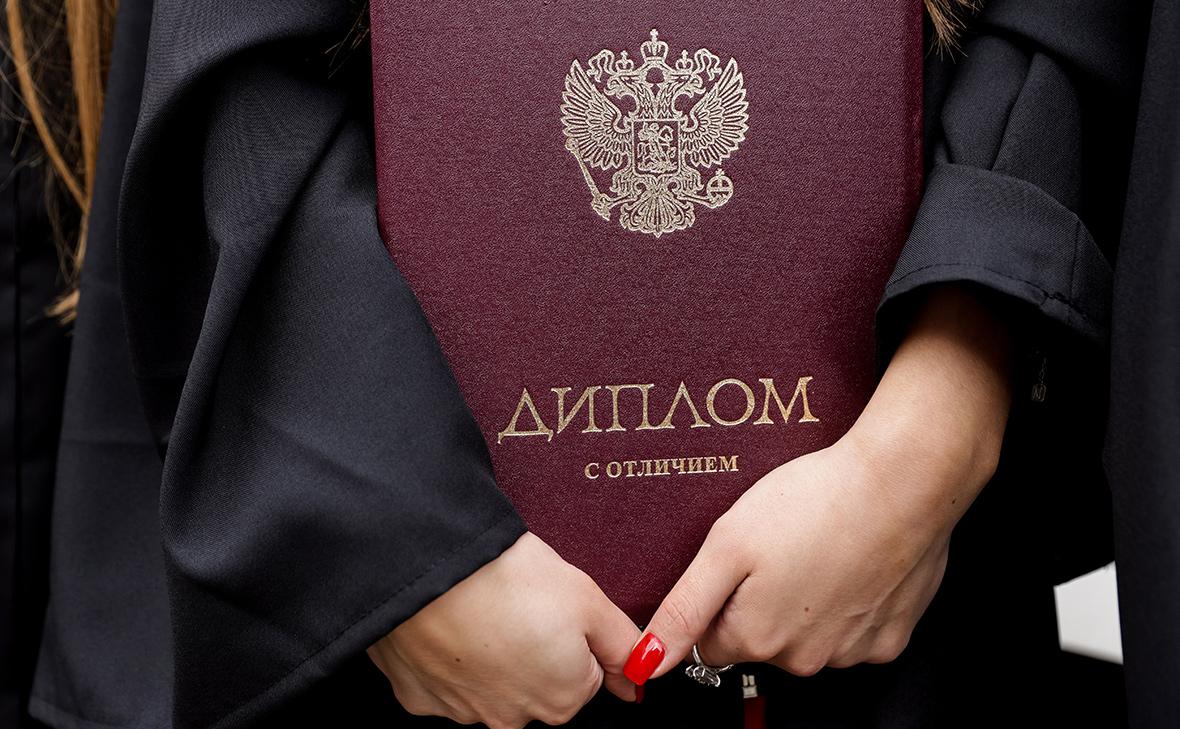 Треть россиян работают не по специальности. Как это влияет на экономику