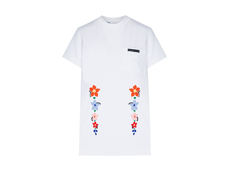 Женская футболка Prada, 68 000 руб. (Aizel)