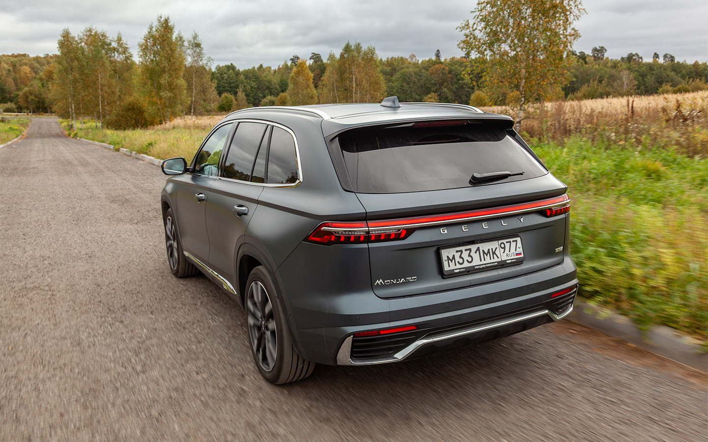 Традиционные, невыдвижные ручки у&nbsp;Geely Monjaro&nbsp;&mdash; скорее даже плюс; от выдвижных ведущие производители уже отказываются