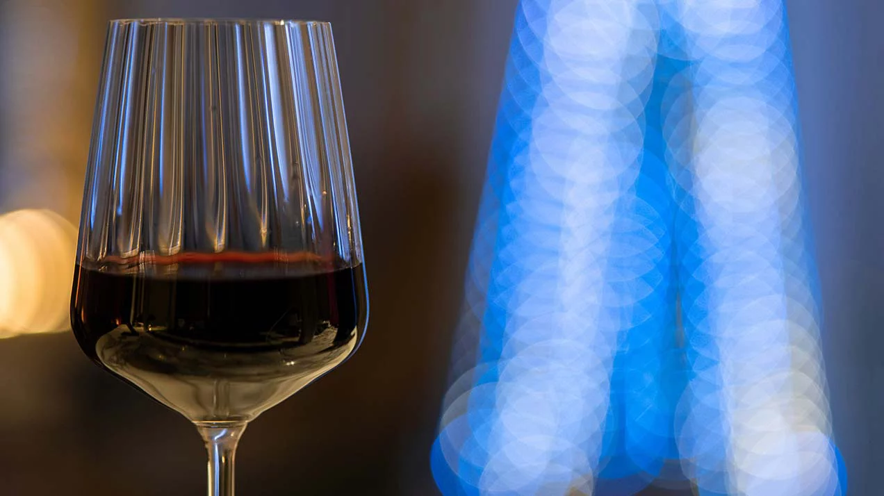 Россияне полюбили пить отечественное вино без повода