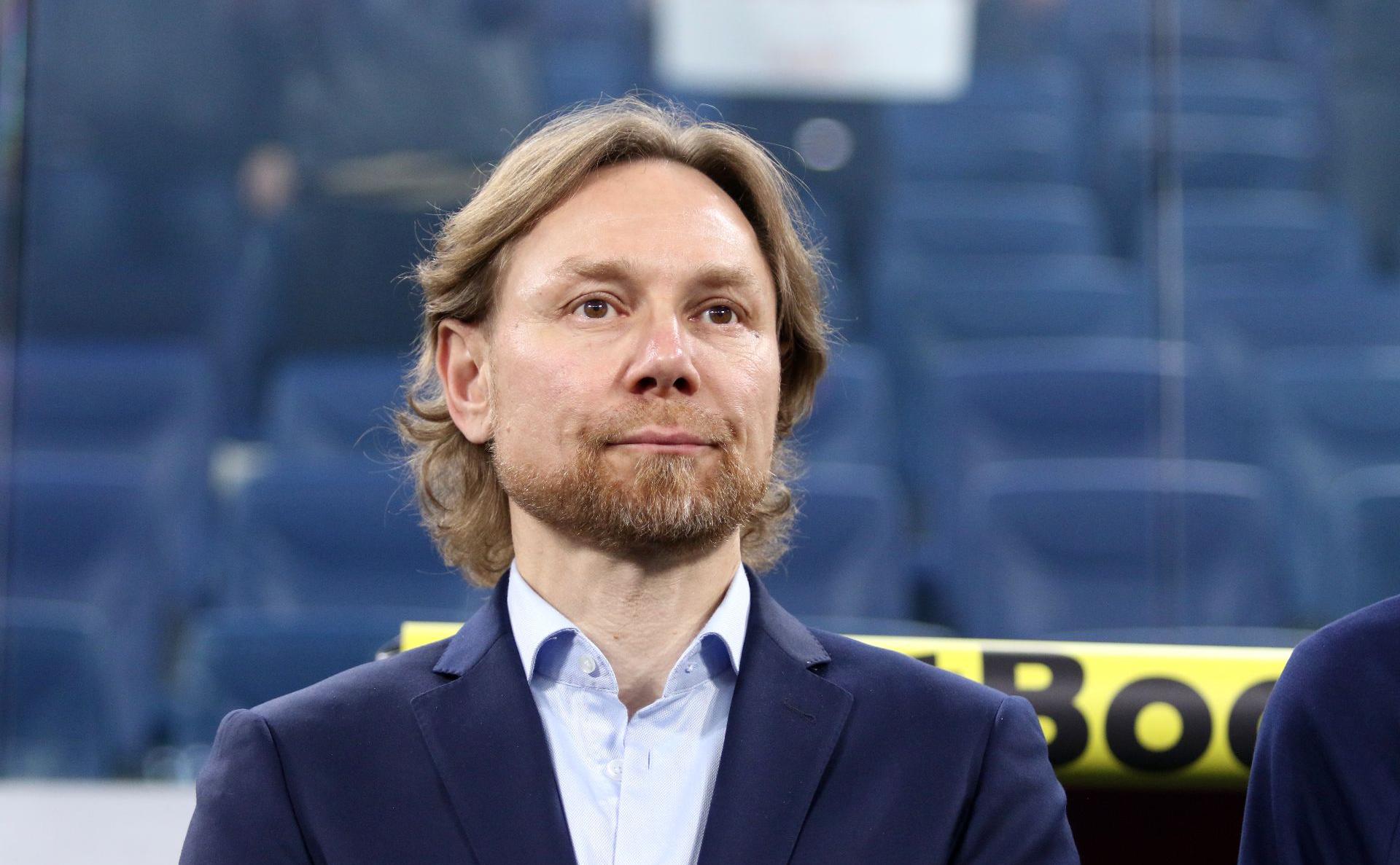 Валерий Карпин