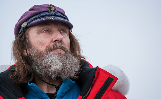 Путешественник Федор Конюхов перед стартом экспедиции на собачьих упряжках. 10 февраля 2016 года


