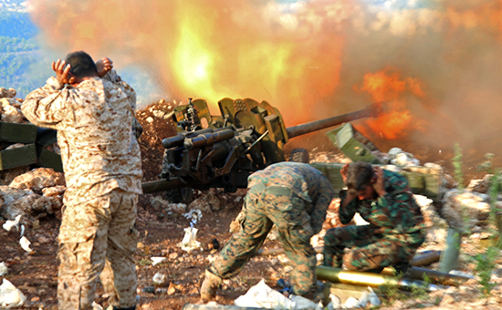 Военнослужащие сирийской армии на передовой позиции