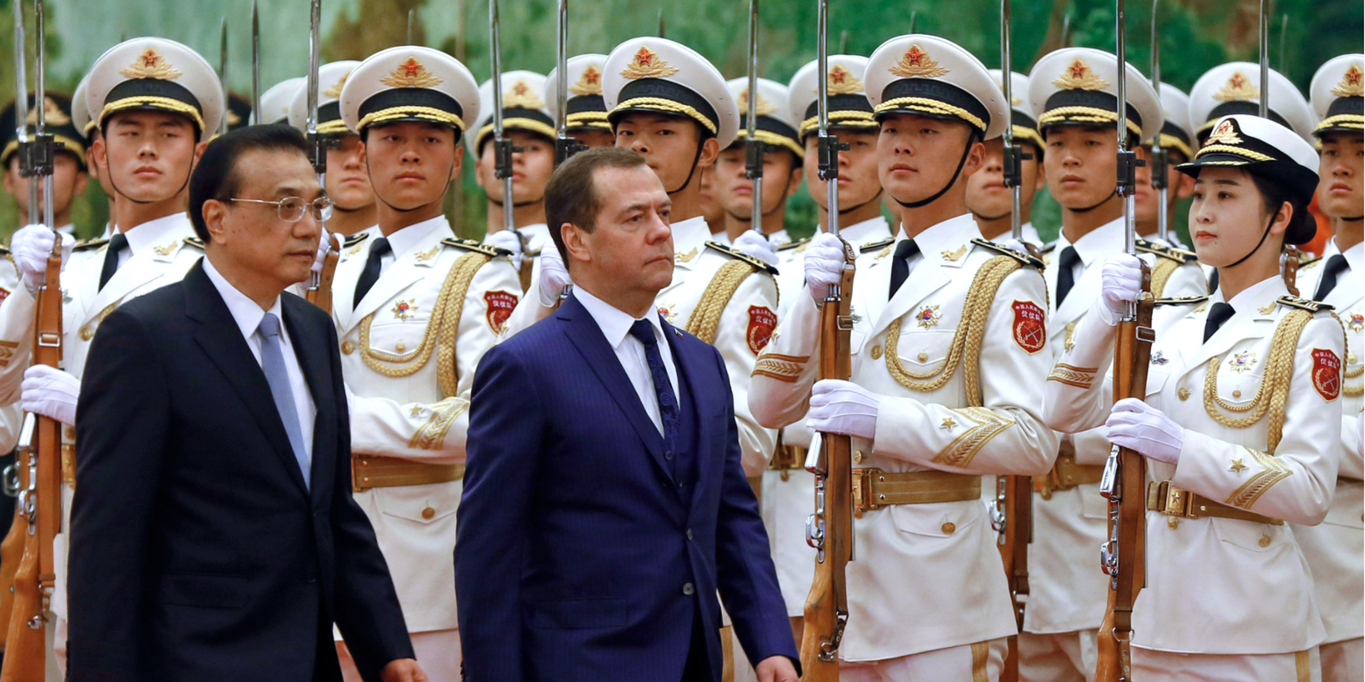 Медведев заявил о планах удвоить товарооборот с Китаем