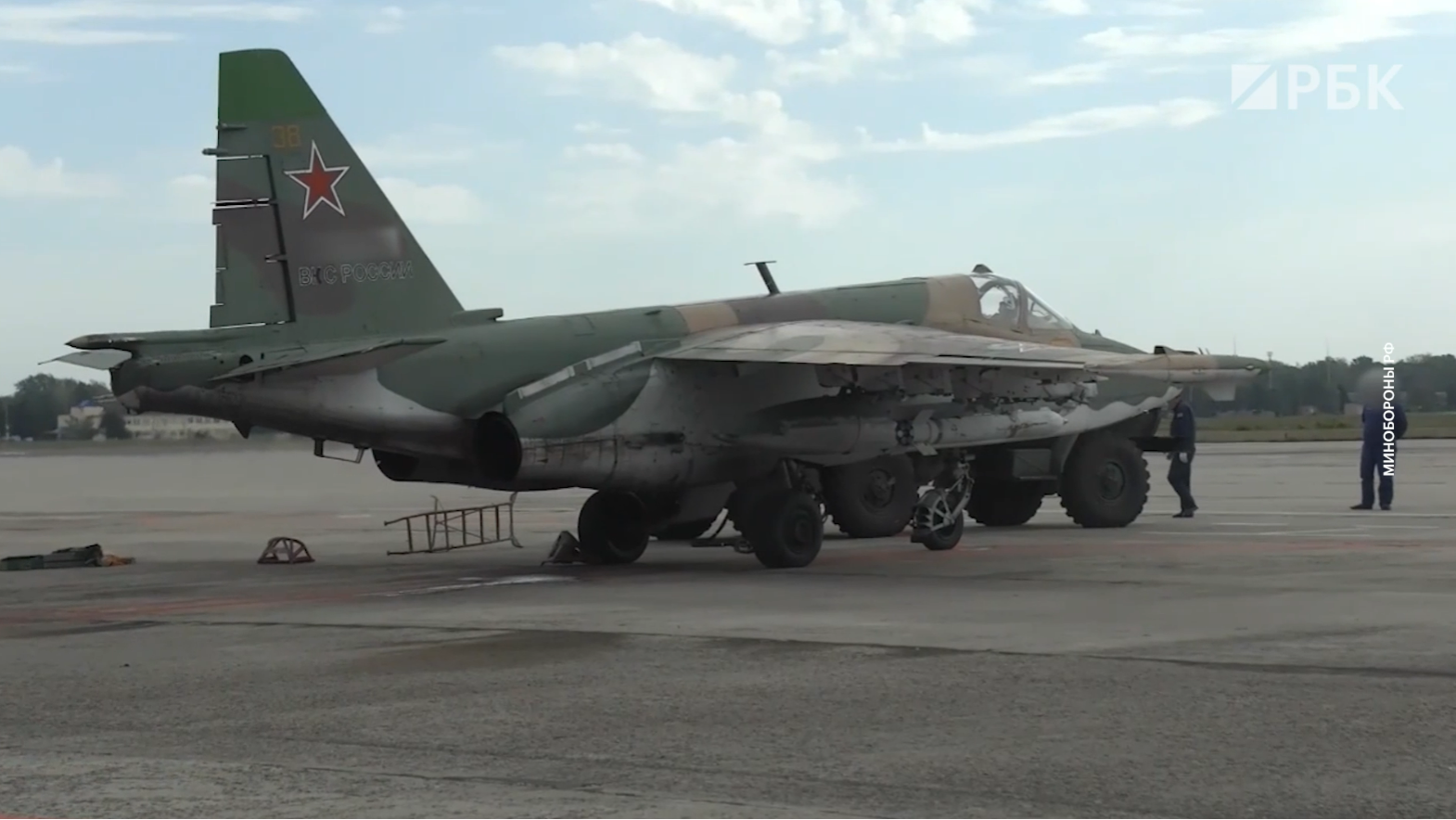 Минобороны России показало видео работы штурмовиков Су-25 на спецоперации