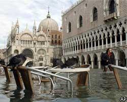 На Италию обрушилась буря: Венеция оказалась под водой