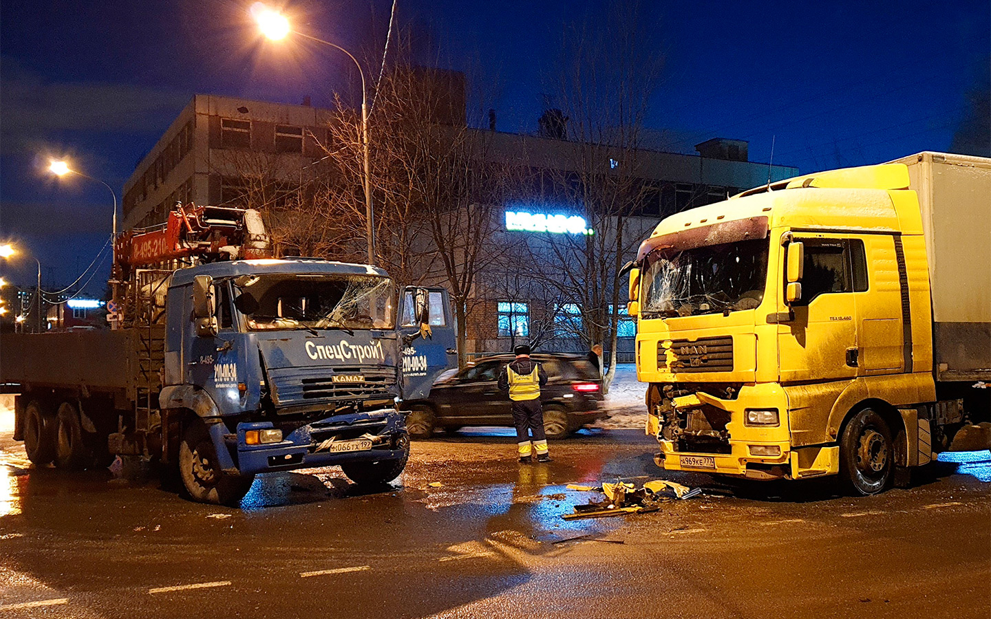 Власти назвали главную причину ДТП с грузовиками в Москве :: Autonews