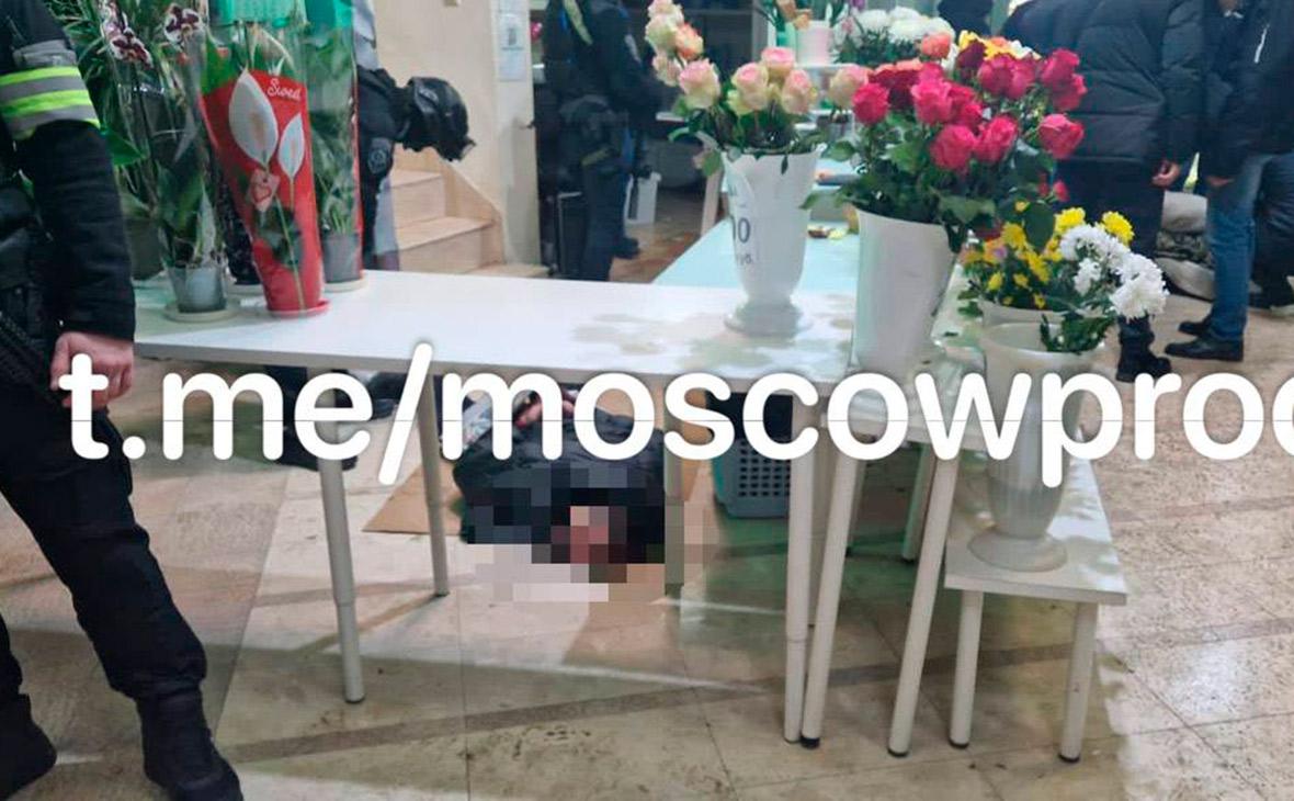 Полиция задержала двоих напавших на цветочный магазин в Москве мужчин