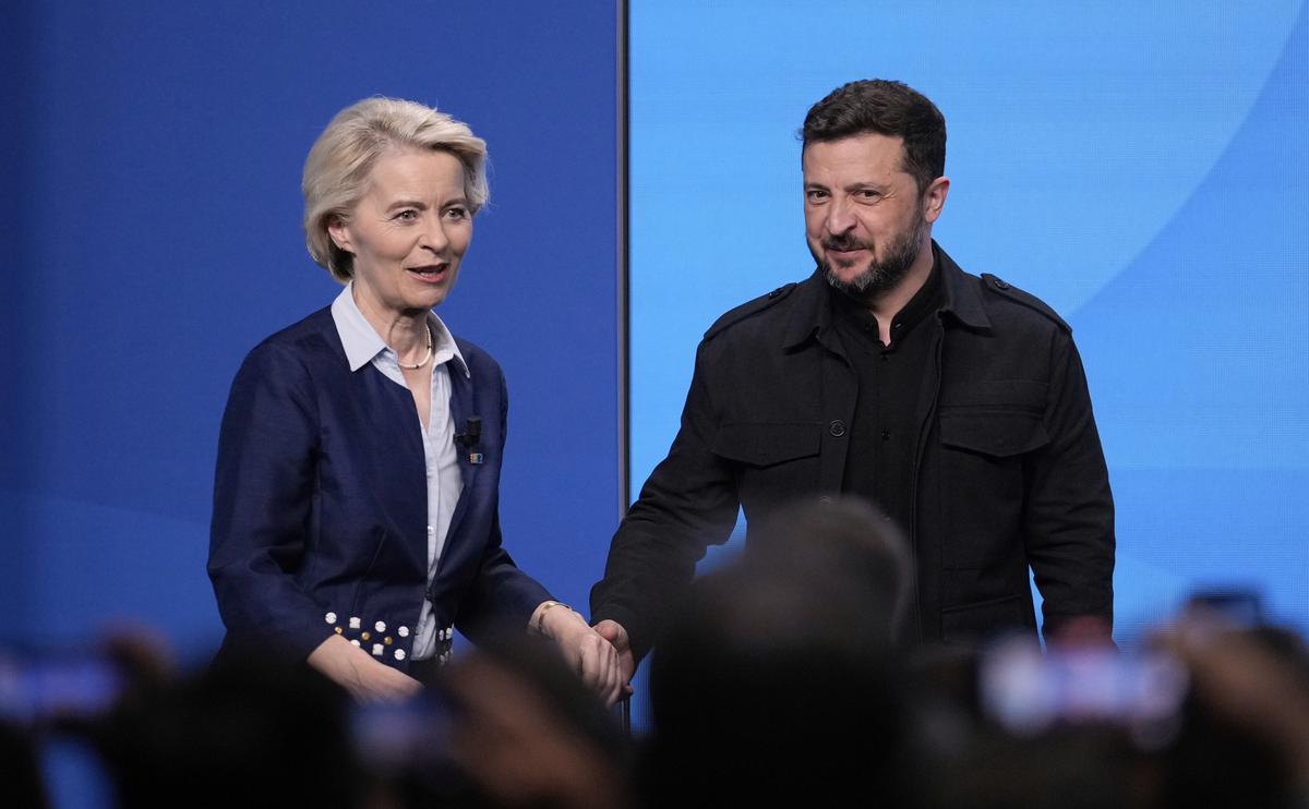 Урсула фон дер Ляйен и президент Украины Владимир Зеленский