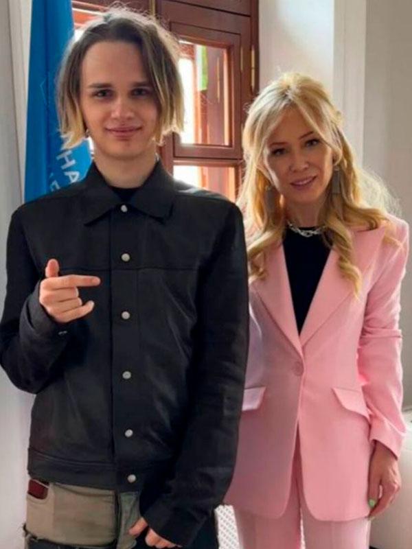 Scally Milano (Даниил Дмитриев) и Екатерина Мизулина в офисе Лиги безопасного интернета, май 2023 года