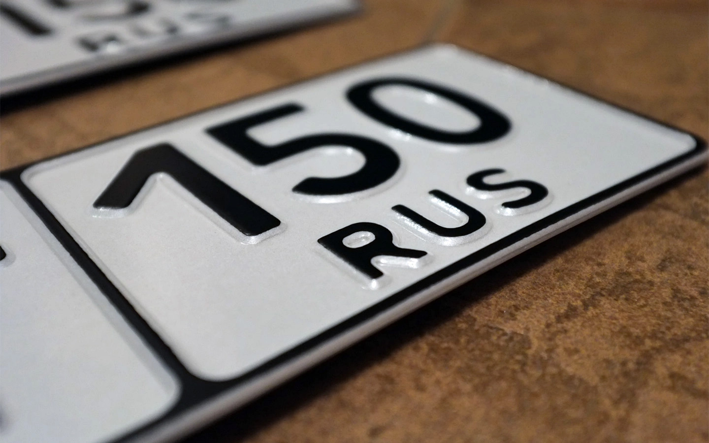 Через ГАИ номера без флага&nbsp;не выдают: заказать их можно только у специализированных компаний