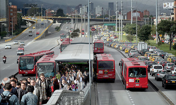 В Колумбии показали, как надо делать выделенные полосы для транспорта