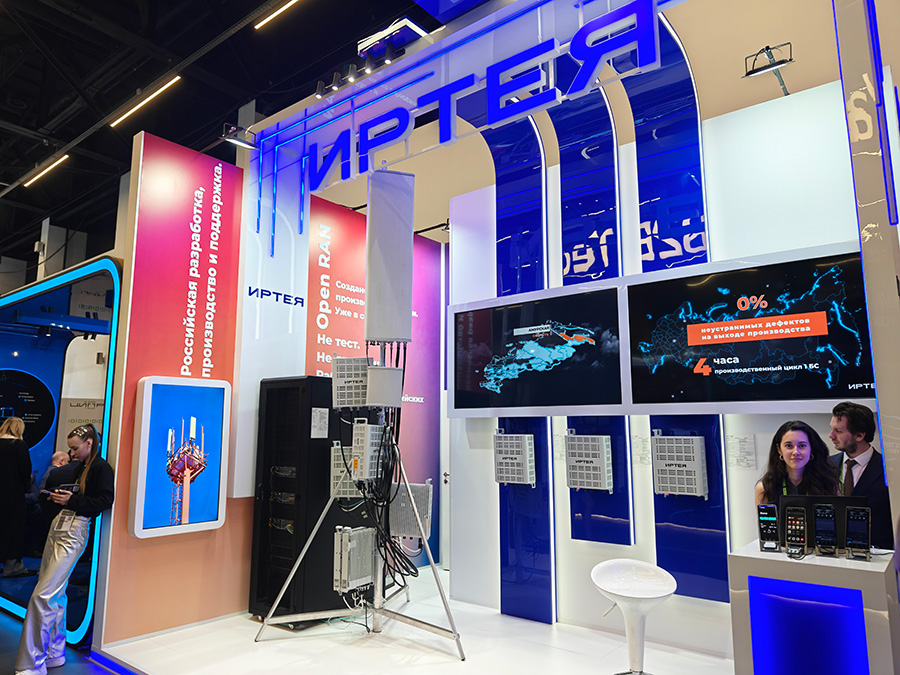 Производитель телеком-оборудования &laquo;Иртея&raquo; показал работу своей пилотной зоны 5G. В конце 2024 года оператор МТС (владеет 50% &laquo;Иртеи&raquo;) начал использовать подобные базовые станции в режиме опытной эксплуатации на своей сети LTE в 37 регионах России.