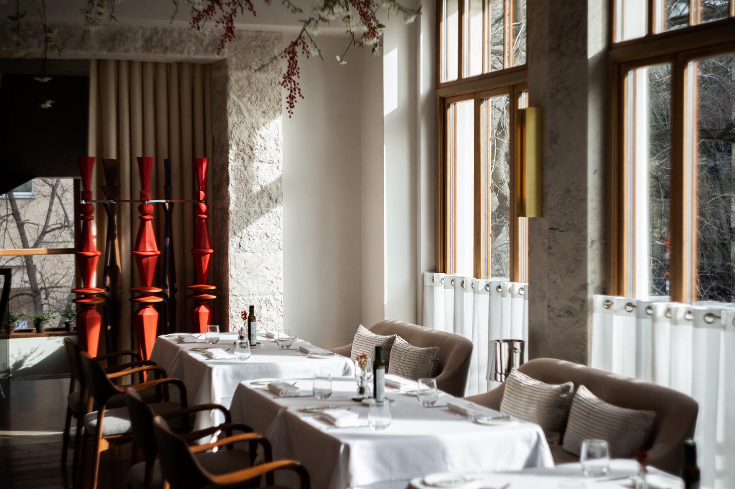 Интерьер ресторана Onest