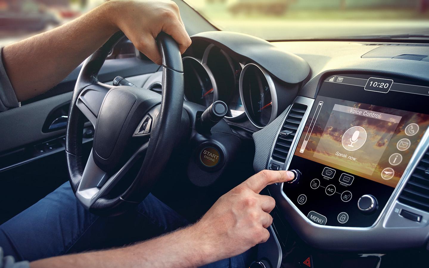 Слежка через голосовые ассистенты. Эксперты назвали уязвимости машин