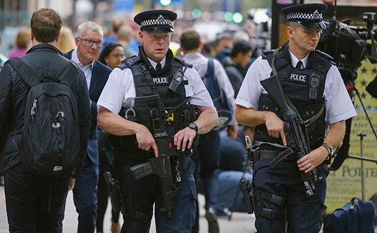 Полицейские в&nbsp;центре Лондона, где&nbsp;была совершена атака на&nbsp;людей с&nbsp;ножом, 4 августа 2016 года
