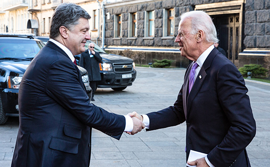 Президент Украины Петр Порошенко и&nbsp;вице-президент США Джо Байден (слева направо)
