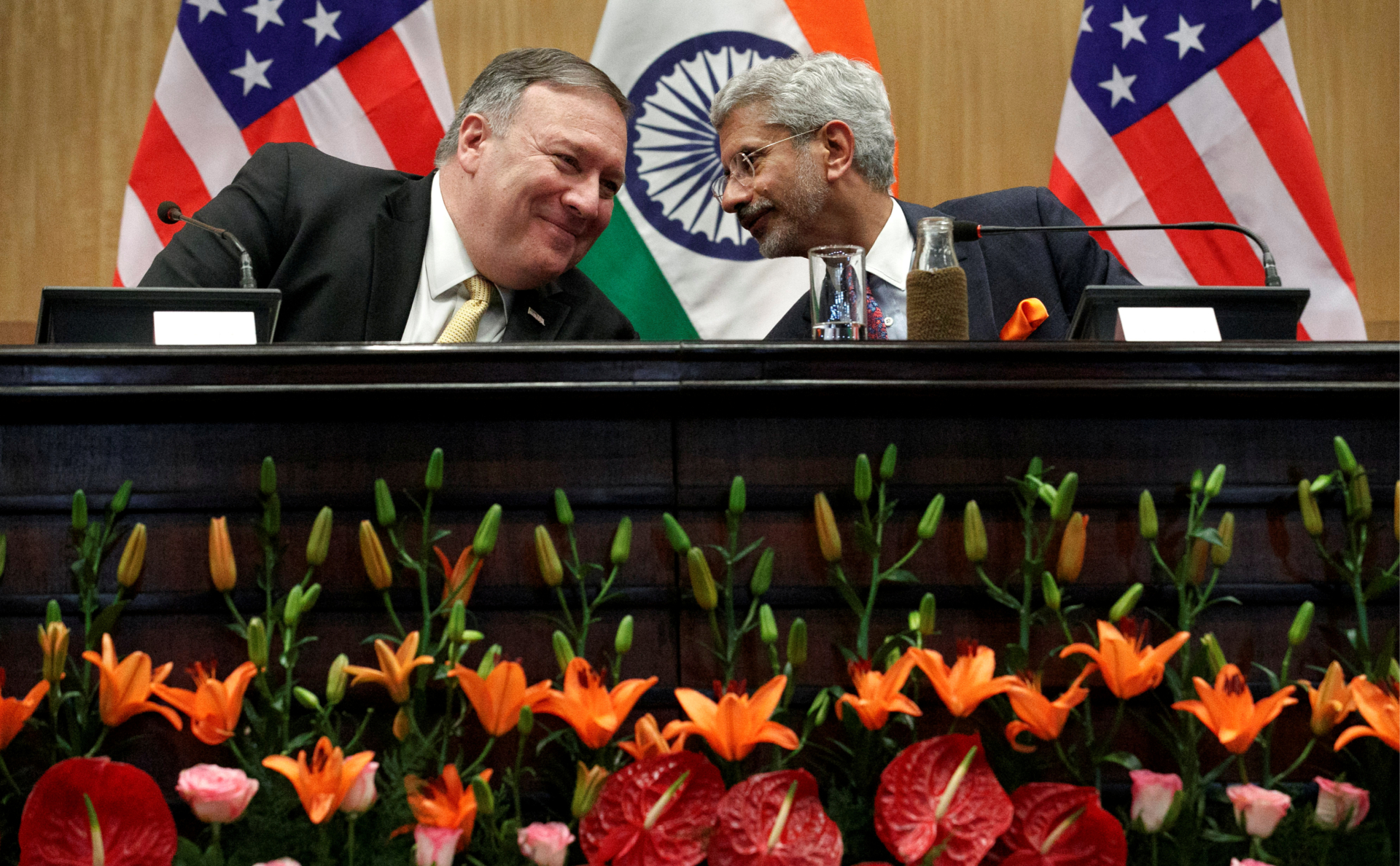 Майк Помпео и министр иностранных дел Индии Субрахманьям Джайшанкар (слева направо)