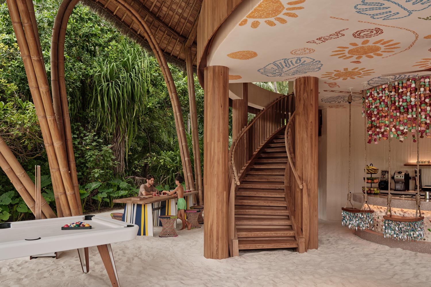 Детский клуб Teens Hut