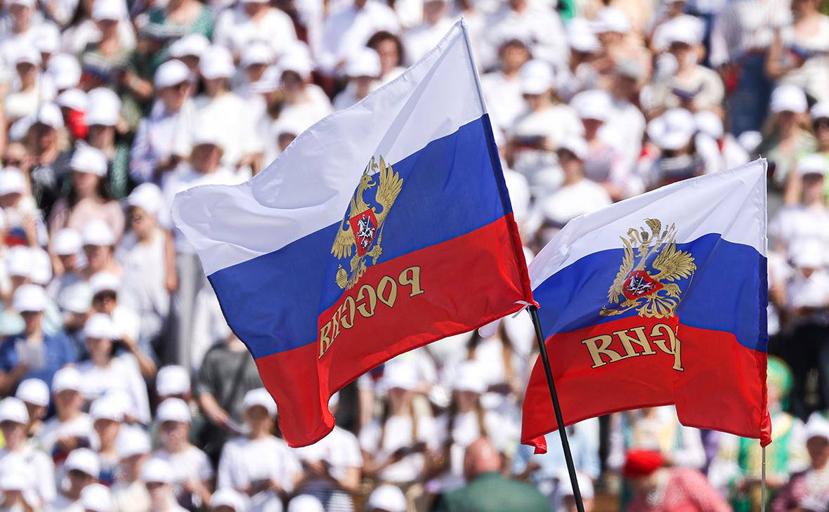 Россиянам дадут четыре выходных по случаю Дня России в 2025 году