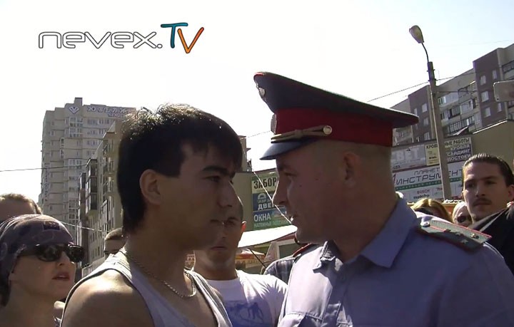 МВД проверяет сотрудников петербургской полиции, не помешавших разгромить рынок