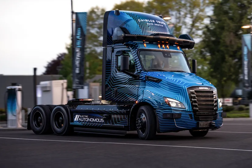 Тягач Daimler Truck