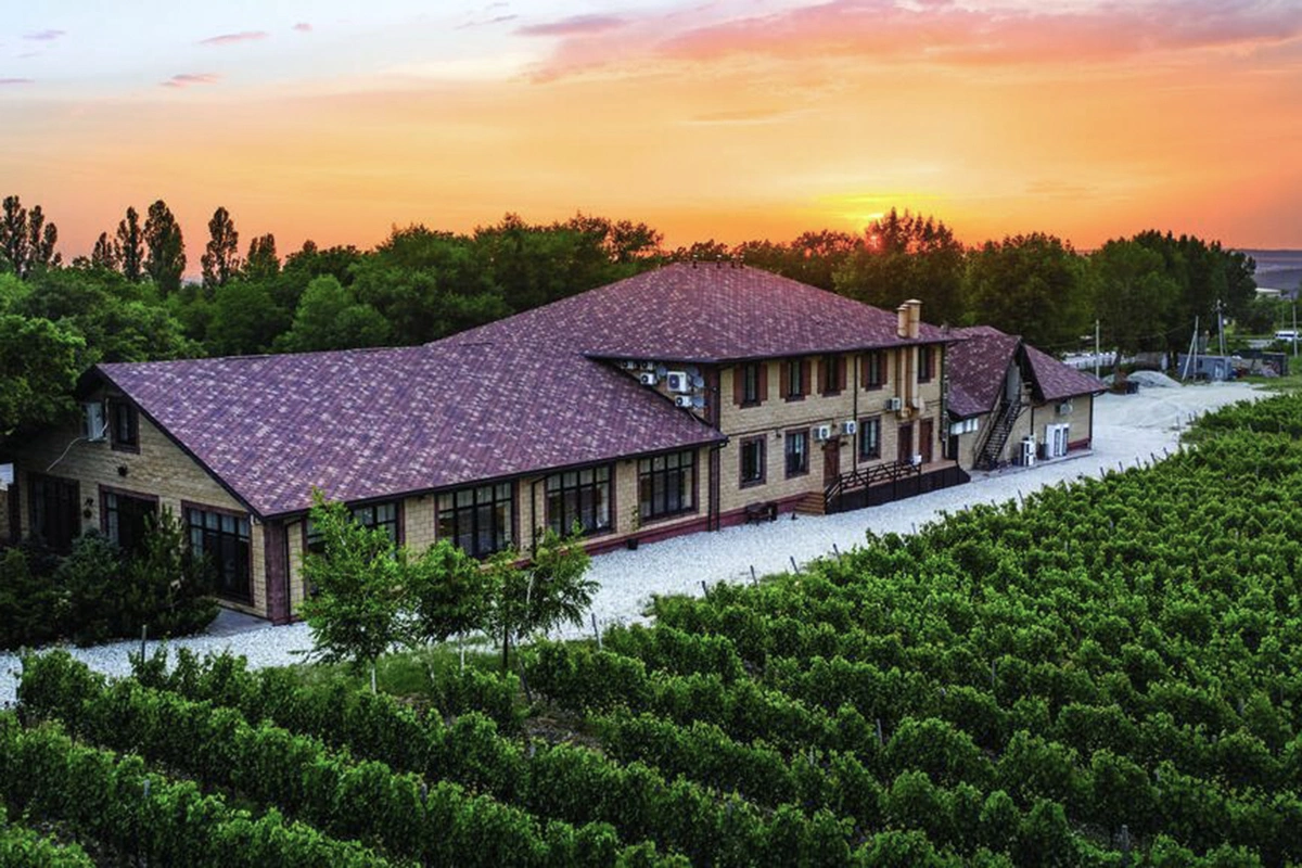 Nesterov Winery — это органичная часть стильного проекта «Винотеррия» на том же хуторе Семигорском