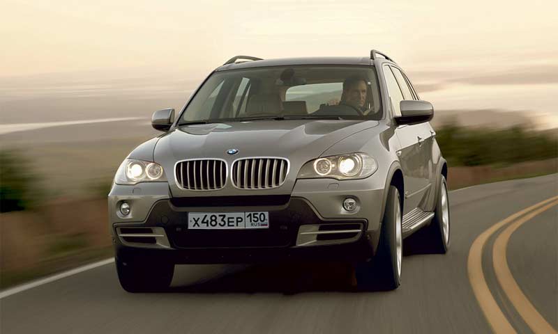 Олимпийским чемпионам подарили внедорожники BMW X3 и X5