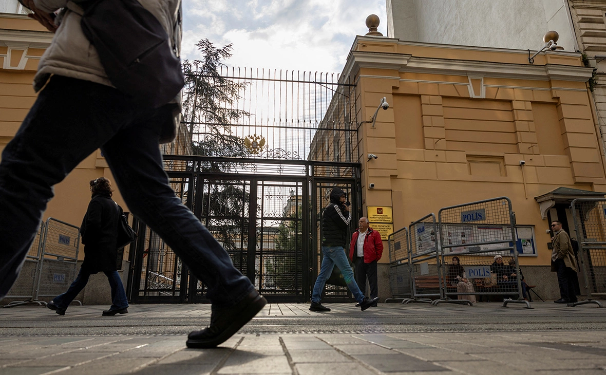 Umit Bektas / Reuters