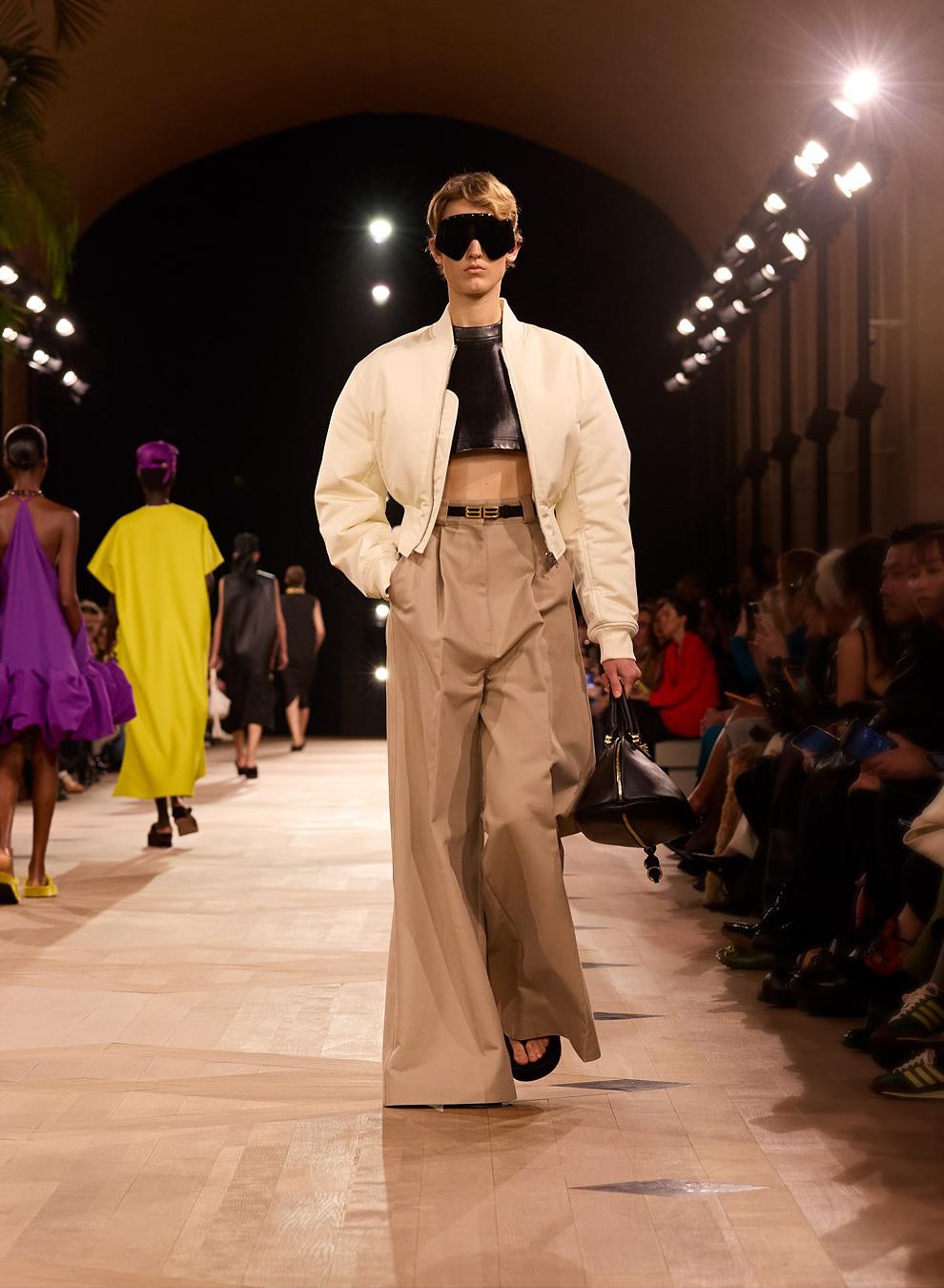 Показ Вalenciaga, весна-лето 2026