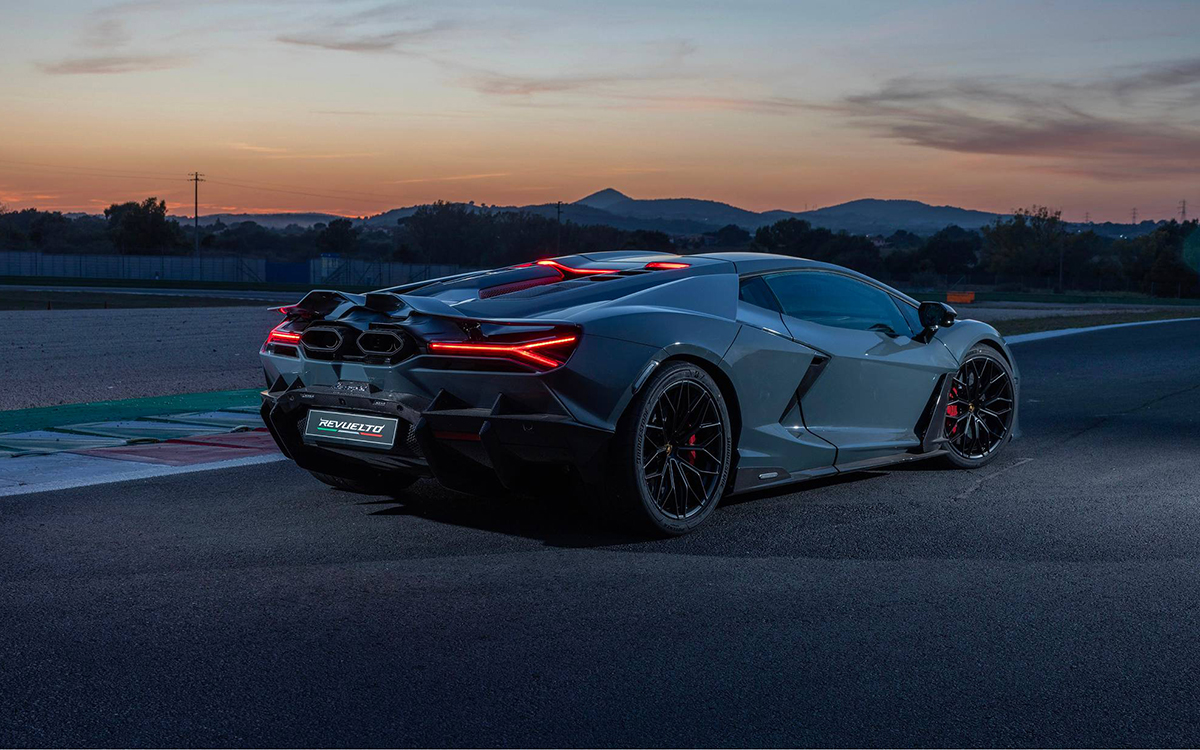 Lamborghini Revuelto