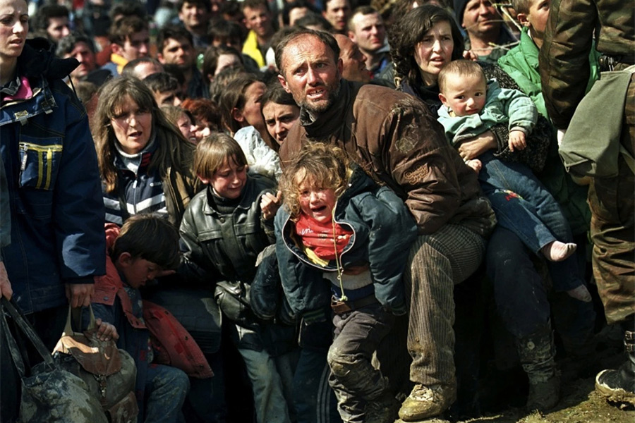 За серию фотографий беженцев&nbsp;из&nbsp;Косово
