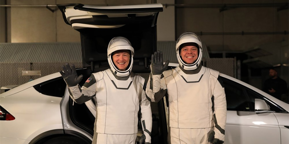 Показан кроссовер Tesla для доставки космонавтов к ракетам на МКС