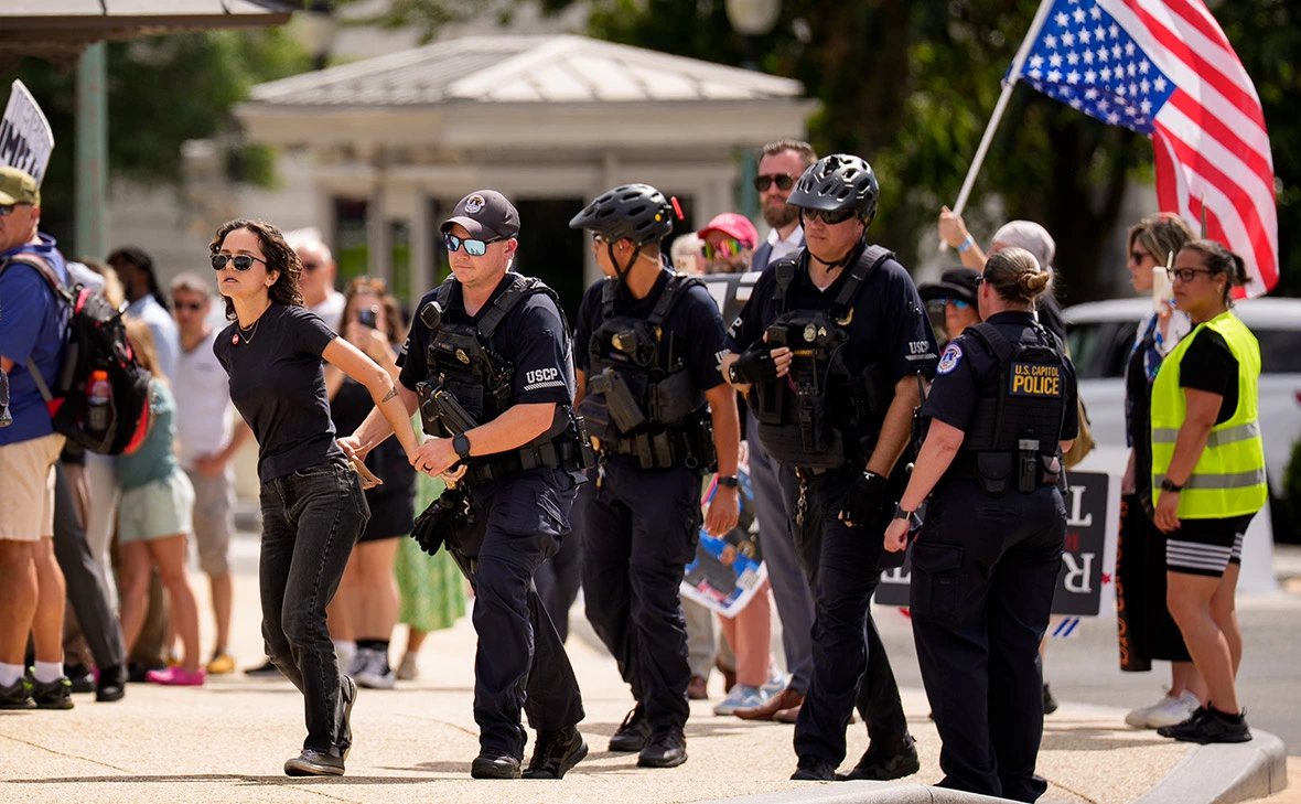 Andrew Harnik / Getty Images